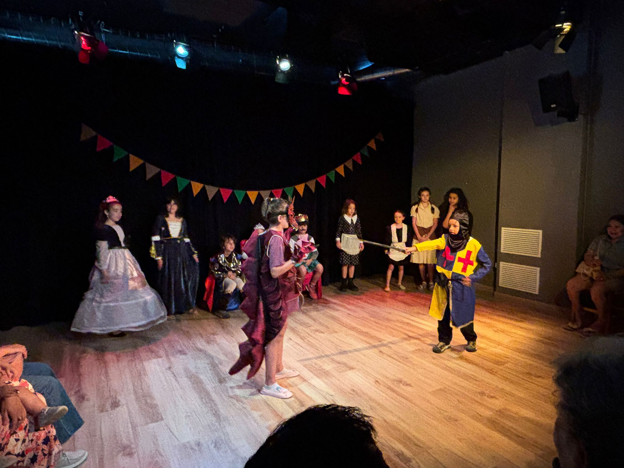 Grupo de teatro infantil, juvenil y joven en La Ballena, Zaragoza